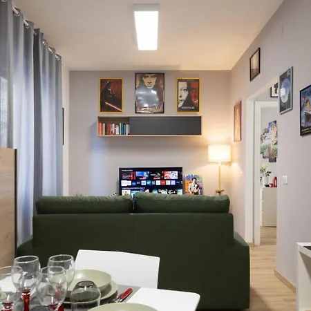 別荘 La Maison Des Artistes *