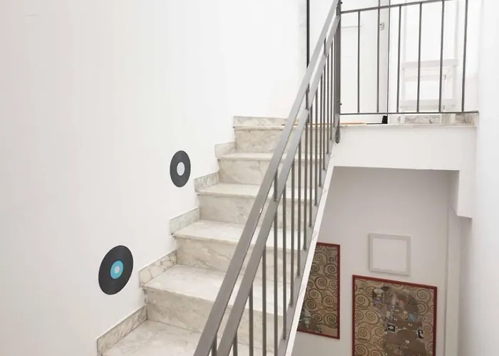 La Maison Des Artistes *